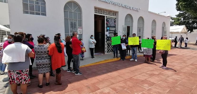 Comerciantes protestan y acusan despojo de espacios en La Purísima