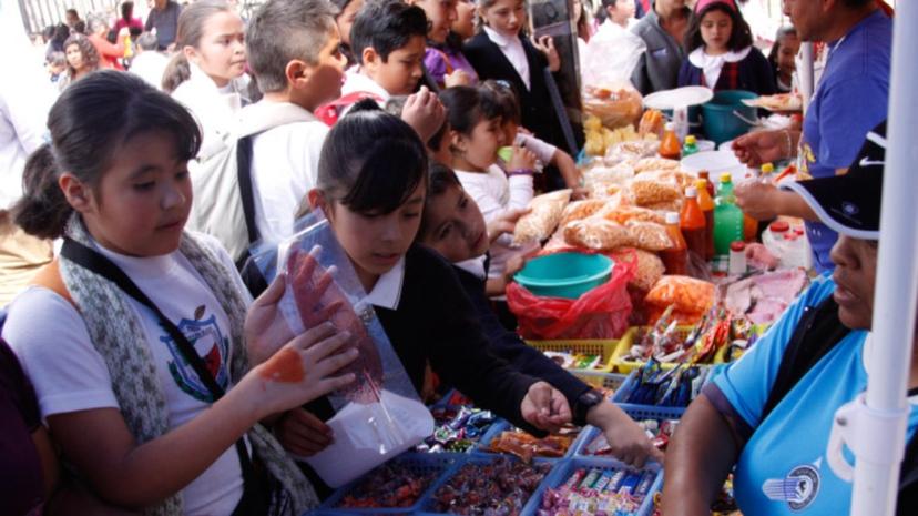 Tabasco también prohíbe venta de comida chatarra a niños