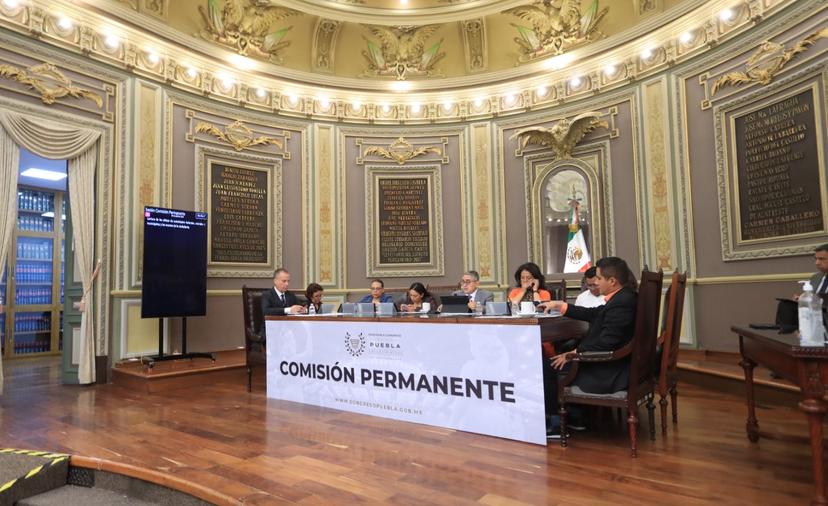 Presentan iniciativa para evitar acoso laboral contra mujeres en el ámbito público