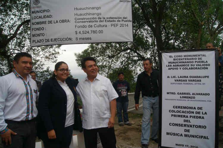 Colocan primera piedra del Conservatorio de Música en Huauchinango