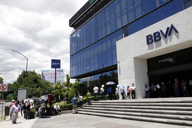 BBVA realiza extraños depósitos a sus usuarios y acaba mal