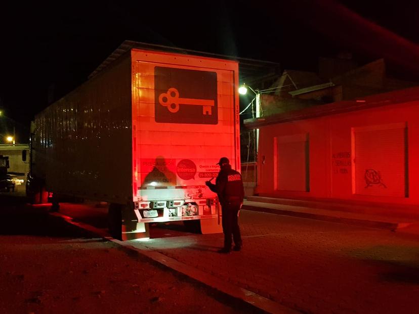 Recuperan en Yehualtepec tractocamión robado 