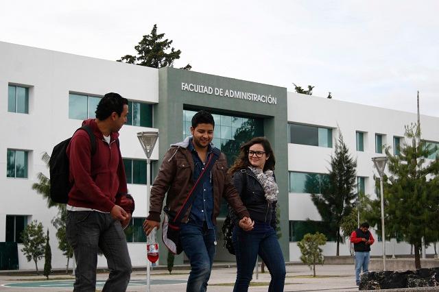 BUAP escala posiciones en rankings internacionales