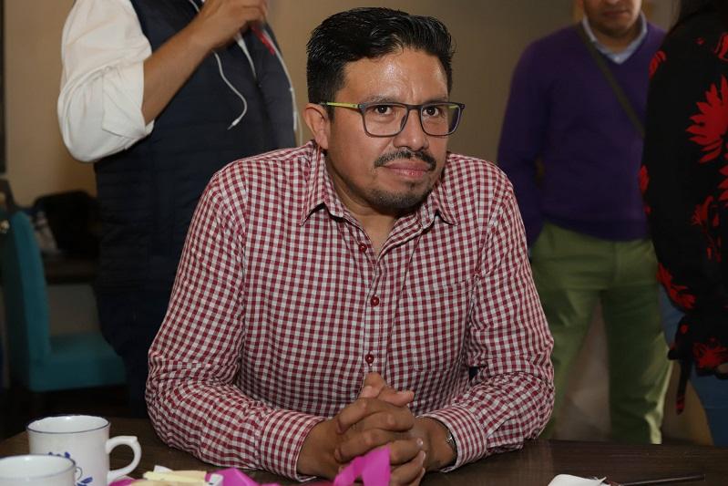 No estoy detenido, dice Eric Cotoñeto en redes sociales