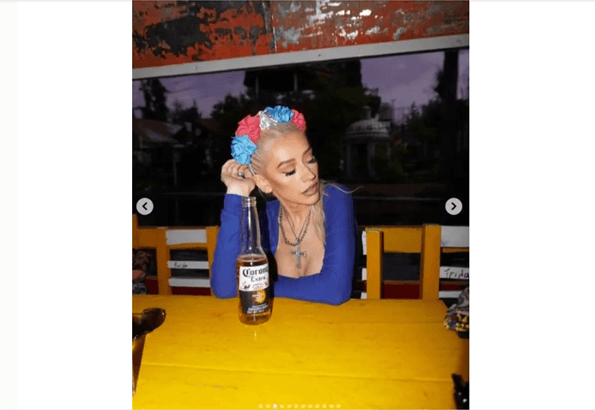 Christina Aguilera paseó por los canales de Xochimilco con su pareja y amigos 