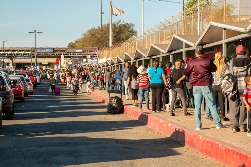 EU reabre frontera con México a viajes no esenciales