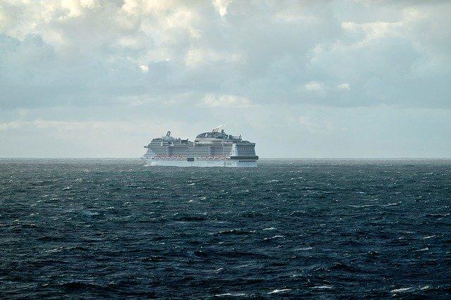 Atraca crucero con riesgo de coronavirus en Conzumel