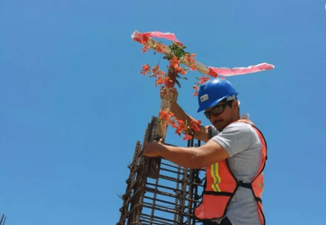 Sector de la construcción celebra Día de la Santa Cruz en Tlaxcala 