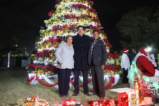 Luces, espectáculos y pista de hielo en Villa Navideña de Huejotzingo