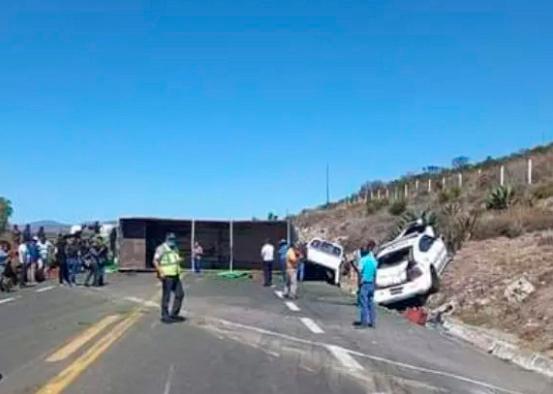 Accidente en la carretera Cuacnopalan-Oaxaca deja un muerto