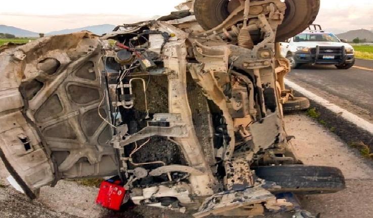 Fuerte accidente deja dos muertos en Cuyoaco