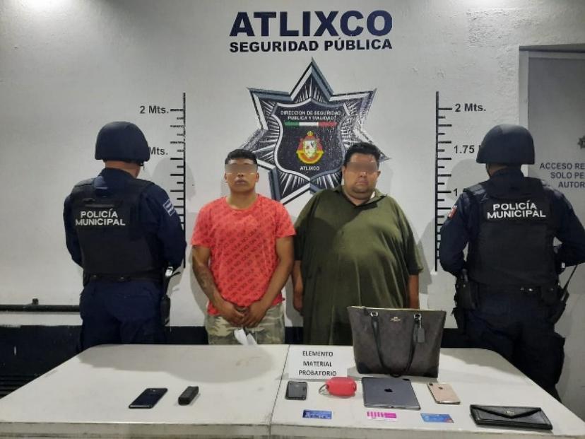 Roban camioneta de lujo en Atlixco y los detienen en Ocoyucan