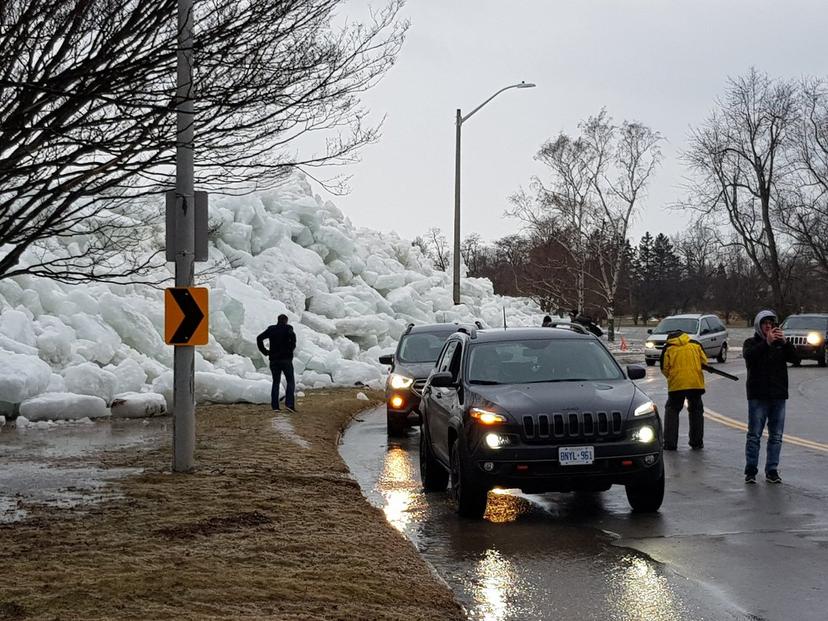 Tsunami de hielo sorprende en Nueva York