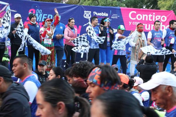 Casi 3 mil personas corrieron el medio maratón de Puebla capital