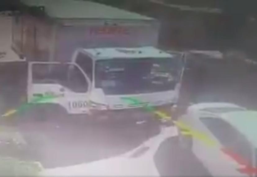 VIDEO Levantan a tres repartidores de cervecera en Tochtepec