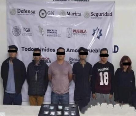 Cae La Danna y su banda por narcomenudeo y robo de vehículo en Tehuacán