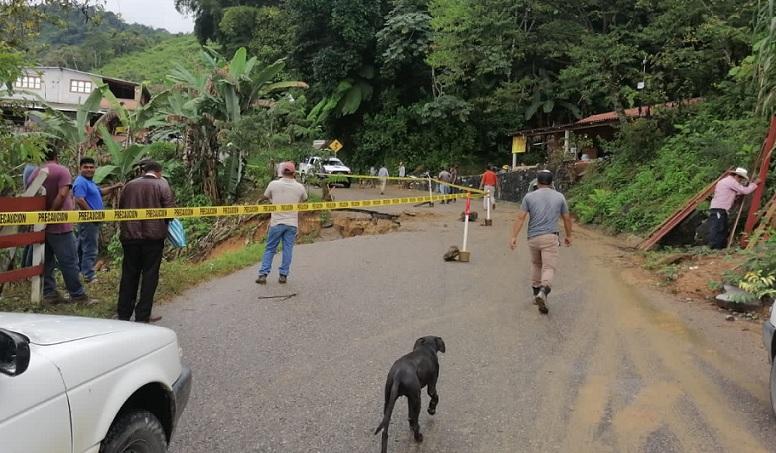 Grace incomunica pueblos, daña caminos y un hospital en Puebla