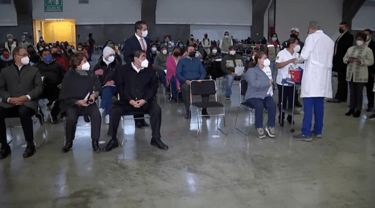 VIDEO SEP federal arranca en Puebla jornada de vacunación covid a maestros