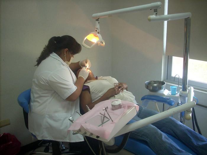 Va a tratamiento con dentista y termina muerta