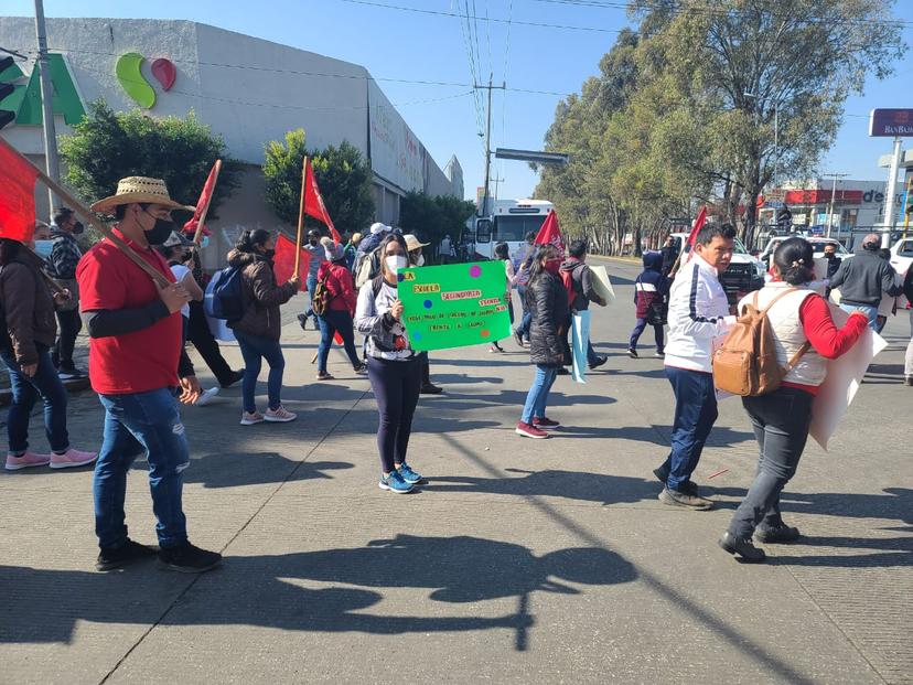 Denuncian corrupción en asignación de plazas docentes en Zacapoaxtla