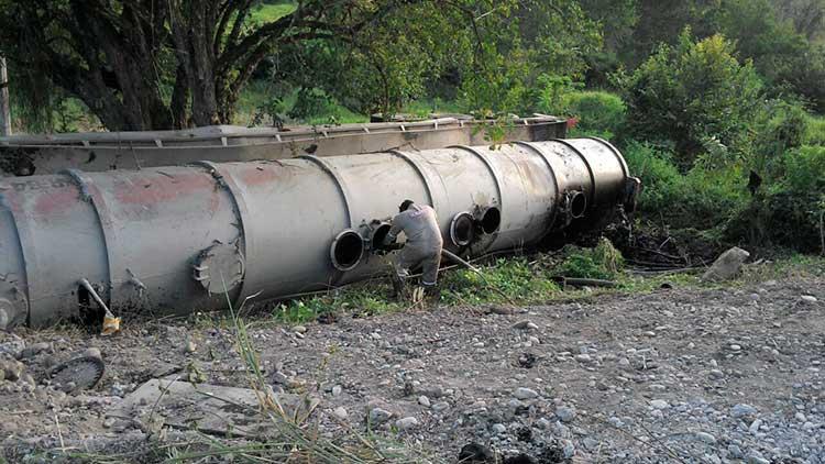 Se derraman 30 mil lts de hidrocarburos en río Pantepec