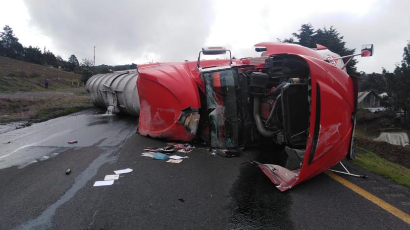 Autoridades atienden derrame de tolueno en la Puebla-Orizaba