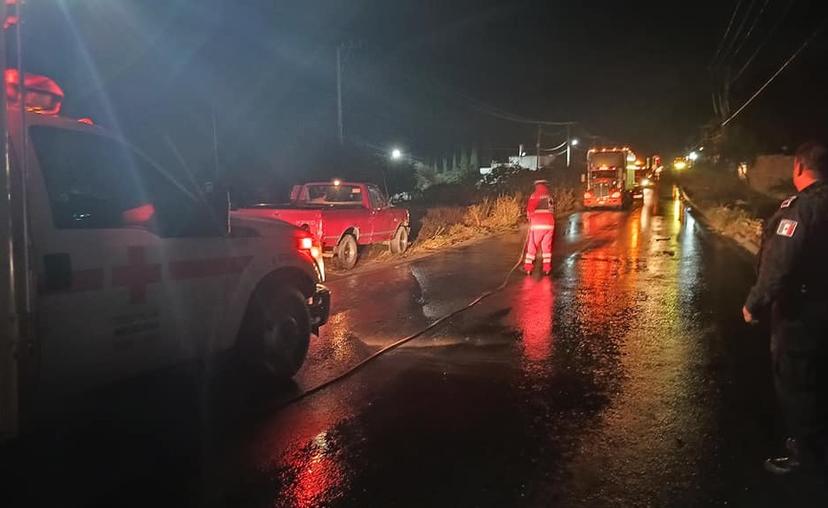 Fuga de diésel tras accidente en Libramiento Tecnológico-San Marcos en Tehuacán