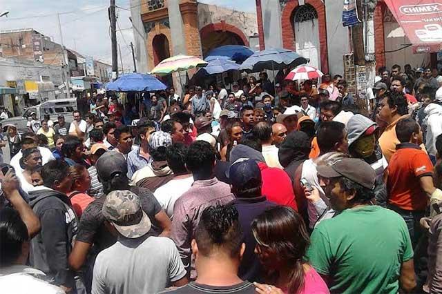 Por enfrentamientos, policía cuida negocios de edil de Texmelucan