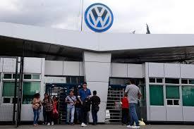 Reducirá VW salarios al 75 por ciento por suspensión ante Covid-19