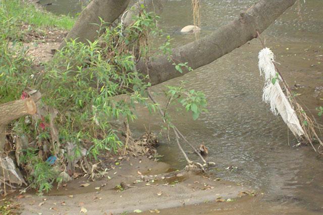 Evitarán descargas de productores de queso en el río Atoyac