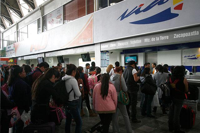 Inician descuentos a estudiantes y maestros en autobuses