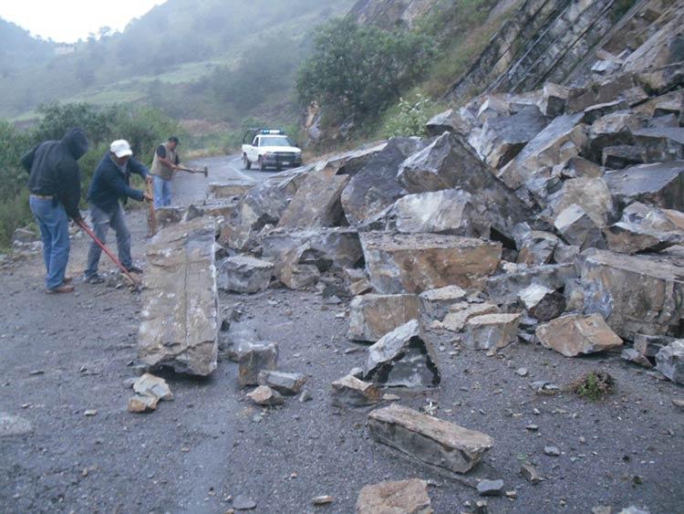 Reporta Protección Civil cuantiosos daños en Tetela tras el paso de Ingrid