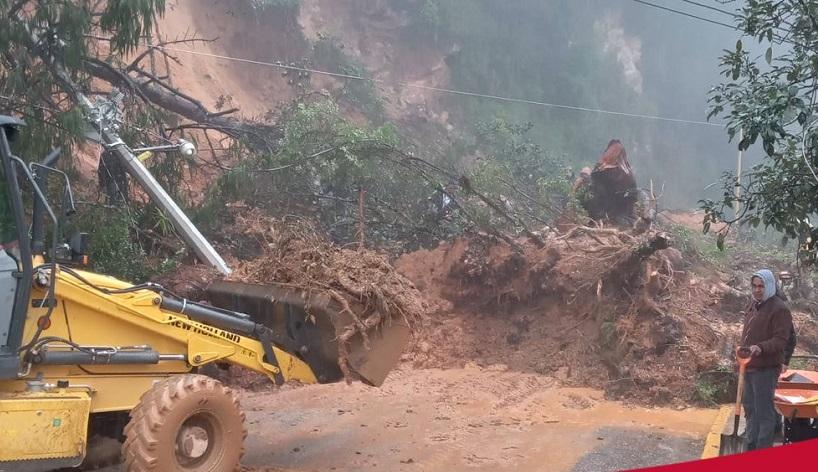 Lluvias y deslaves dañan 5 casas este lunes en municipios de Puebla