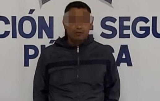 Detienen a hombre armado y con presunta droga en Tehuacán 