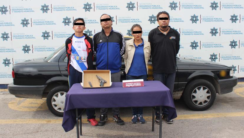 Los detienen en Castillotla con un arma en el taxi