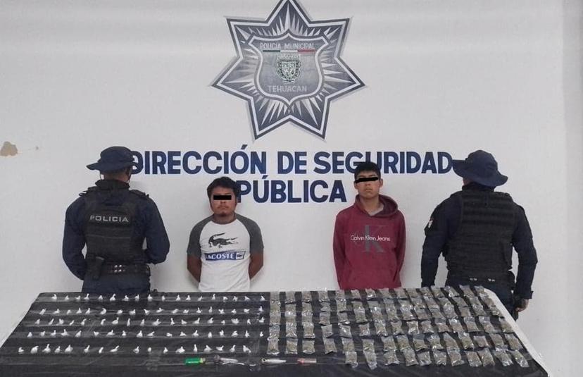 Aseguran en Tehuacán 175 dosis de aparente cristal y marihuana 