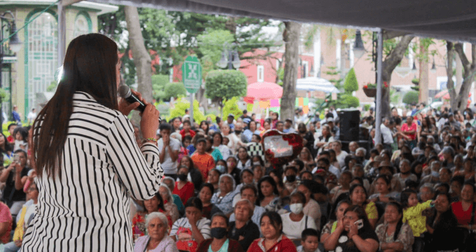 Celebran el Día de las Madres en el zócalo de Atlixco