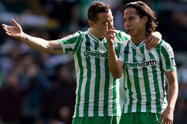 El futbolista Diego Lainez podría tener coronavirus