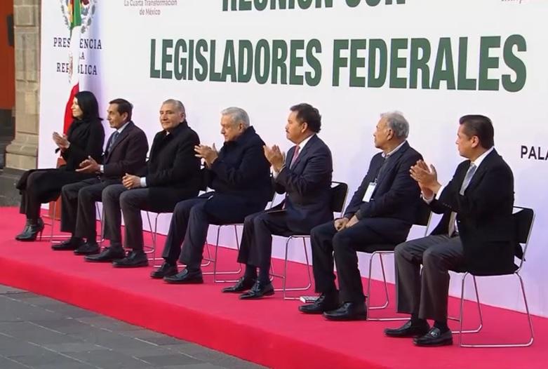 Ofrecen Morena, PT y PVEM a AMLO aprobar reforma energética