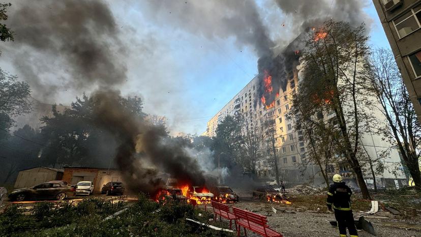 Tras rechazar cese al fuego, Rusia ataca a Ucrania con 100 drones 