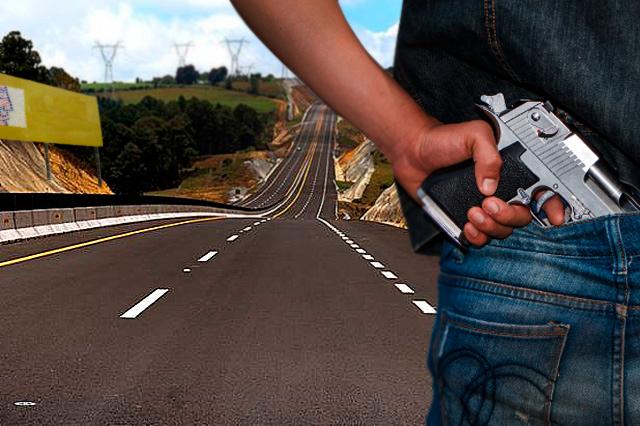 Balean autobús de pasajeros y levantan a conductor rumbo a Acatzingo