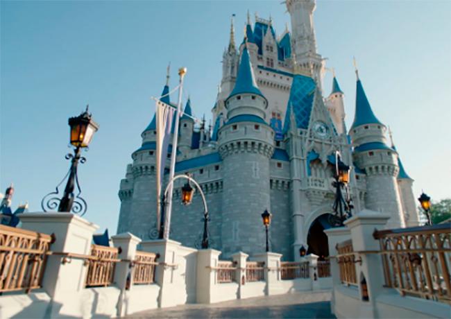 California alista reapertura de Disneylandia y estadios