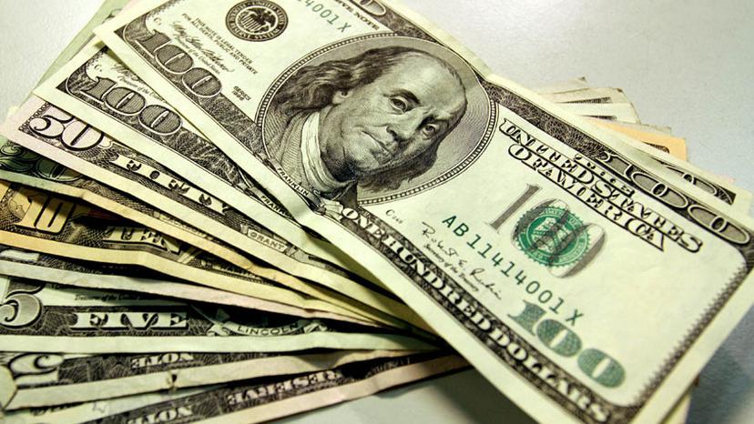 A la venta, promedia el dólar $19.15 en el AICM