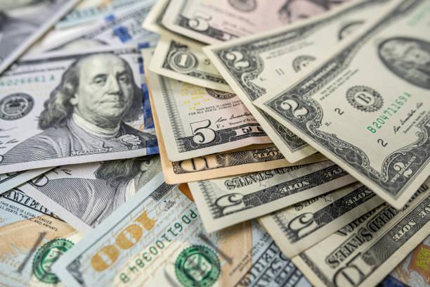 Así amaneció el dólar este 24 de abril de 2025