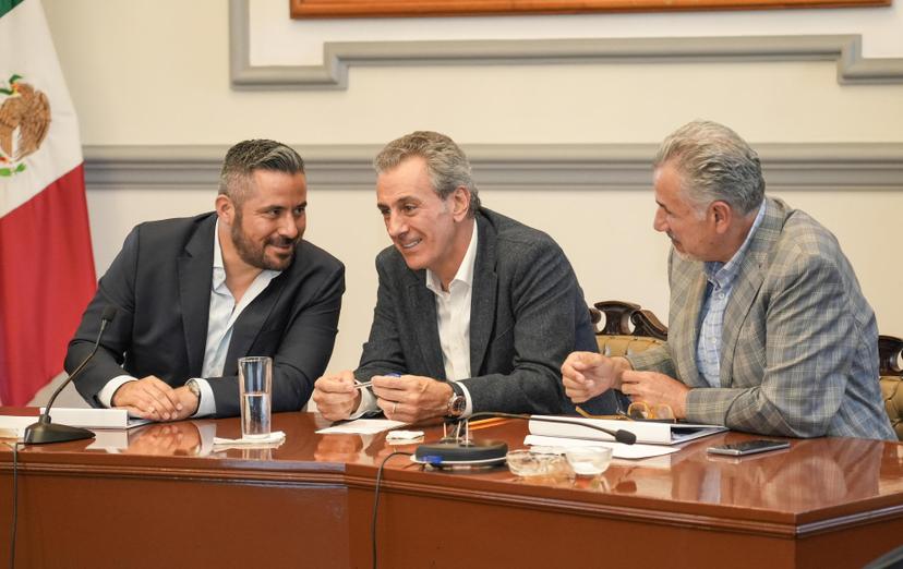 Adán Domínguez y Pepe Chedraui encabezan sexta reunión de transición