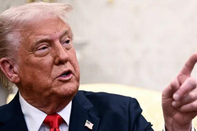 Trump limita acceso al Seguro Social a migrantes