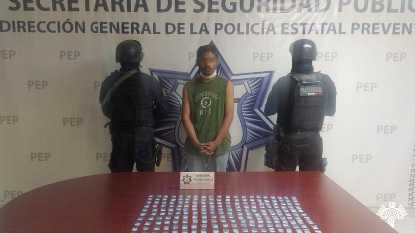 Cae joven con 200 dosis de droga en Atlixco