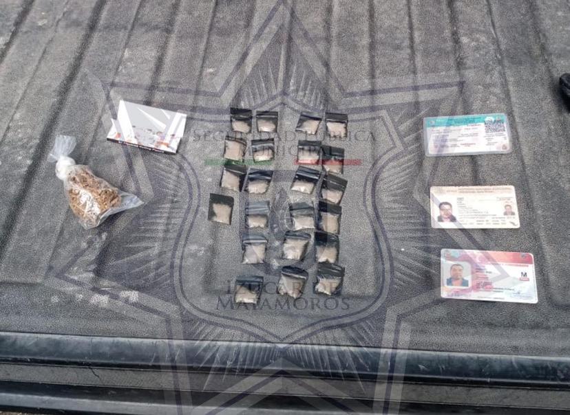 Lo detienen con droga y un arma calibre 22 en Izúcar