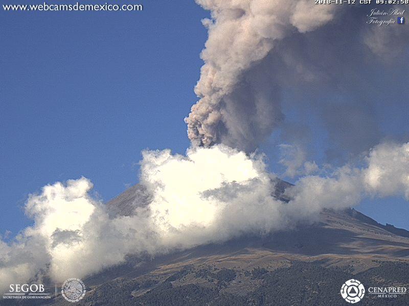 VIDEO Popocatépetl inicia la semana con explosión