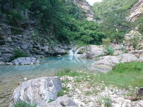 Puebla también tiene sus caídas de agua cristalina